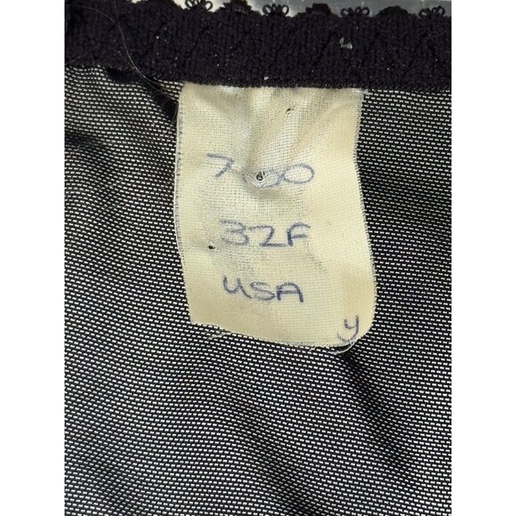 Elegant Embroidered Lace Bra With Underwire Support & Adjustable Straps Black - Picture 8 of 8